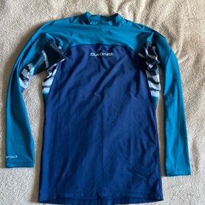 Dakine men or women medium rash guard